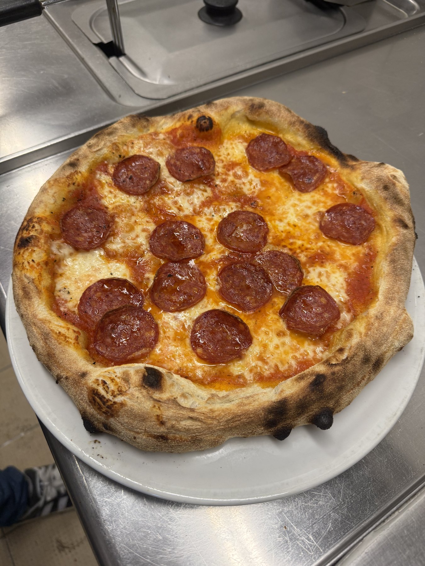 Frisch gebackene Pizza